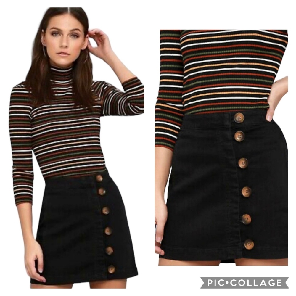 Little Daisies Black Button-Front Mini Skirt
